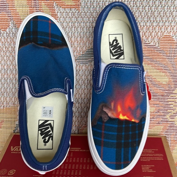 Vans WMNS Classic Slip-0n
Big Reveal Classics Navy/
VN000XG81P4
Sneakers - Picture 13 of 16